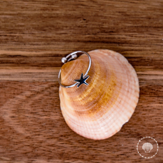 Belyness Bijoux bijou unisexe acier inoxyd Belyness Bijoux bijou unisexe acier inoxydable tendance femme homme enfants personnalisable artisanaux fait main perle de culture d’eau douce de nacre mode éco-responsable en pierres naturelles création upcycling recyclés écologique éthique matériaux durable bague minimaliste bohème chic authentique océan mer aventure bijoux surf été skate hiver automne printemps marque française français bellyness belynes bely ness nes belly bellynes beliness bellines belines vie 