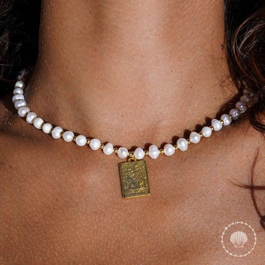 Le Collier Mastigo collier Duna Micro Belyness Bijoux acier inoxydable tendance femme artisanaux fait main perle d’eau douce collier mode éco-responsable perles de culture douce boucle d'oreilles perle de nacre bracelet en pierres fines bague en pierres naturelles création upcycling recyclés écologique éthique matériaux durable bague minimaliste bohème chic authentique océan mer aventure bijoux surf été skate bellyness belynes bely ness ness bely bellynes beliness bellines belines