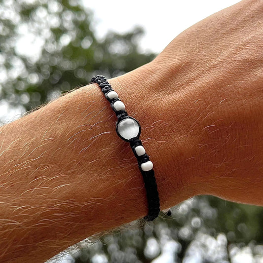 Le bracelet Oscillatoria macramé Belyness Bijoux belyness bijoux tendance femme artisanaux fait main perle de culture d'eau douce collier éco-responsable perles d’eau douce naturelles boucle d'oreilles perle de nacre bracelet en pierres fines bague en pierres naturelles boucle d'oreilles faits main bracelet durable bague minimaliste