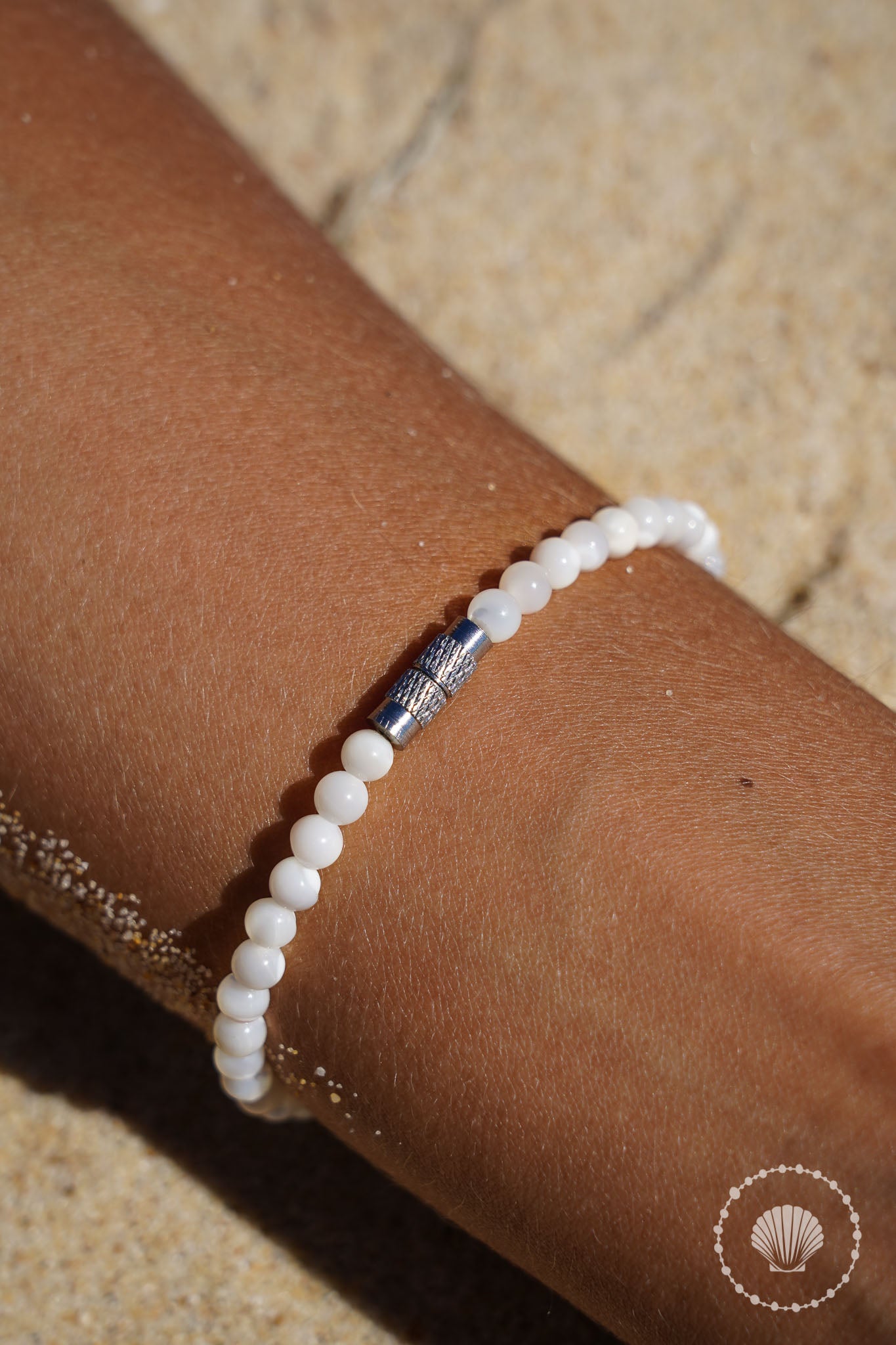 bracelet duna mini belyness bijoux tendance femme artisanaux fait main perle de culture d'eau douce collier éco-responsable perles d’eau douce naturelles boucle d'oreilles perle de nacre bracelet en pierres fines bague en pierres naturelles boucle d'oreilles faits main bracelet durable bague minimaliste